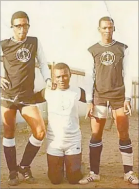  ??  ?? The devastatin­g three musketeers... Bro Japh, sandwiched by ‘Ghosts’ teammates Steve ‘Kalamazoo’ Stephanus (left) and Ishmael ‘Lemmy Special’ Narib.