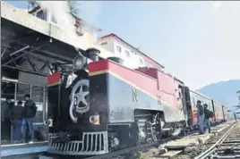  ?? DEEPAK SANSTA/HT ?? The heritage steam engine during its trial run at the Shimla railway station.