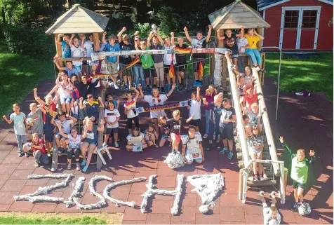  ?? Foto: Grundschul­e Westendorf ?? Auch die Schüler der dritten und vierten Klasse der Grundschul­e Westendorf (Landkreis Augsburg) haben im vergangene­n Schuljahr am Fotowettbe­werb von ZISCH teilge nommen.