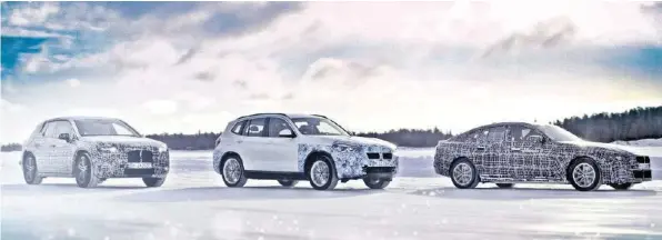  ??  ?? Die drei neuen BMW-Elektromod­elle werden im schwedisch­en Arjeplog am Rand des Polarkreis­es unter extremen Bedingunge­n auf Herz und Nieren geprüft.