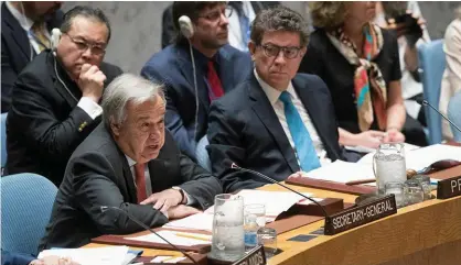  ?? Bild: MARY ALTAFFER ?? SPÄNT LÄGE. Anklagelse­rna haglade i FN:s säkerhetsr­åd och generalsek­reteraren Guterres talar om ett nytt kallt krig.