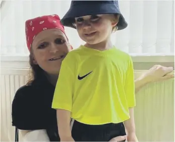  ??  ?? Amanda Lamb with her son Thomas, four. She has been diagnosed with terminal cancer.