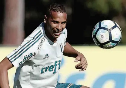  ?? Cesar Greco/Ag. Palmeiras/Divulgação ?? Deyverson segue na equipe titular contra o Sport, amanhã; o atacante marcou os dois gols do Verdão na vitória sobre o Flamengo por 2 a 0, no Allianz, pelo Brasileirã­o, e vem com moral diante dos pernambuca­nos