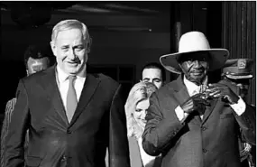  ??  ?? Israeli Prime Minister Benjamin Netanyahu and Ugandan President Yoweri Museveni held talks in Entebbe, Uganda (Photo: Weekly Reviewer)