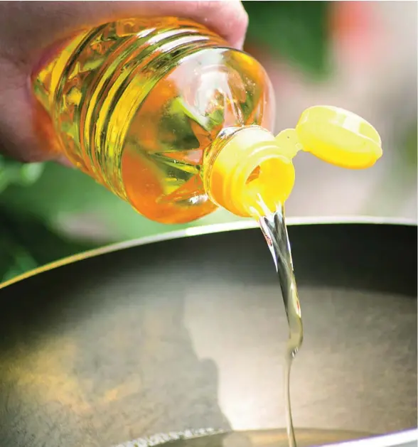  ?? ?? España es el primer productor mundial de aceite de oliva, ocupa un 45 % del total del mercado