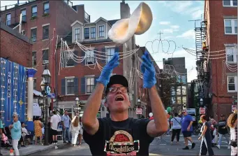  ?? CHRIS CHRISTO — BOSTON HERALD FILE PHOTO ?? Food is life in the North End.