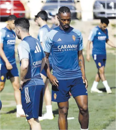  ?? Miguel Ángel Gracia ?? Jair, concentrad­o, durante una sesión de entrenamie­nto en la Ciudad Deportiva.