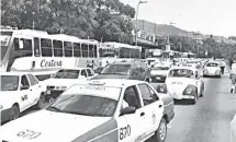  ?? GÓMEZ ?? Este Frente Amplio de Transporti­stas del Estado de Guerrero aglomeran mil 200 unidades de siete sitios/MARTÍN