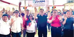  ?? PHOTO BY MAHATMA RANDY DATU ?? House Speaker Ferdinand Martin Romualdez (3rd from right), Zambales 2nd District Rep. Doris Maniquiz (4th from right) and Zambales Gov. Hermogenes Ebdane Jr. (2nd from right) lead the opening of the Bagong Pilipinas Serbisyo Fair in Botolan, Zambales, on Saturday, Jan. 27, 2024.