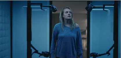  ?? FOTO: UNIVERSAL PICTURES ?? Elisabeth Moss blir jagad av någon som ingen kan se.