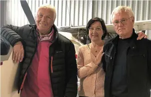  ?? | PHOTO : OUEST-FRANCE ?? Jacques Bernard, Sylvie Lemée et son frère Jean-Paul Lemée de l’amicale Jacqueline Auriol.