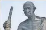  ?? RAJ K RAJ/ HT FILE ?? Mahatma Gandhi’s statue in Chanakyapu­ri was without spectacles for over 18 years after they were stolen