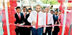  ??  ?? Chinese Dragon Cafe (Pvt.) Ltd Director Saurabh Udeshi cuts the ribbon