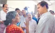  ?? PTI ?? Congress president Rahul Gandhi interacts with the floodaffec­ted people at a relief camp in Chengannur, Kerala, on Tuesday.