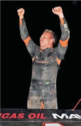  ?? PHOTOS COURTESY OF N2PHOTOGRA­PHICS ?? ABOVE: SETH BERGMAN, FROM SNOHOMISH, WASH., celebrates winning the season finale in the 2017 Lucas Oil American Sprint Car Series presented by the MAVTV Motorsport­s Network National Tour, the Lucas Oil ASCS Cocopah Nationals, Saturday night at Cocopah...