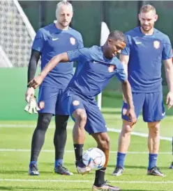  ?? Agence France-presse ?? Players of Netherland­s take part in a training session.