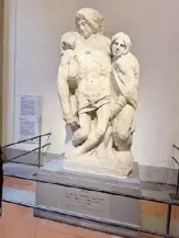  ?? ?? The Palestrina Pietà by Michelange­lo.