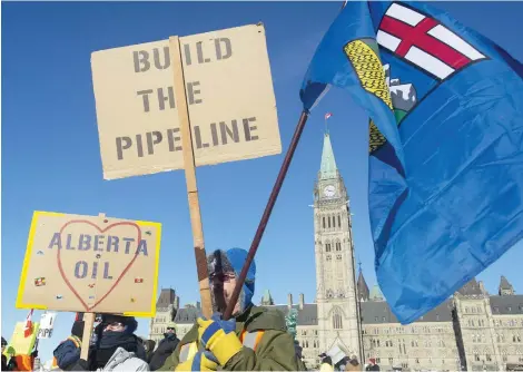  ?? THE CANADIAN PRESS/ADRIAN WyLD ?? The first of two days of a pro-pipeline demonstrat­ion focused anger at Prime Minister Justin Trudeau.
