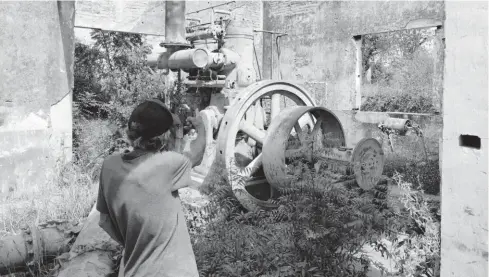  ?? FOTO: YESENIA LÓPEZ ?? La primera bomba aún se encuentra y es admirada por todos aquellos que han escuchado la historia.