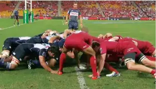  ??  ?? Left shoulder on centre line: Scrum half makes a ‘crooked’ but legal feed