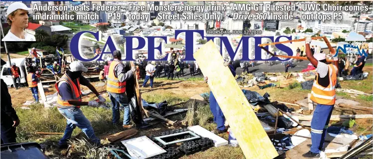  ?? Picture: David Ritchie/African News Agency/ANA ?? HEAVY-HANDED: The City’s land invasion unit demolished 11 shacks in the Bo-Kaap yesterday, leaving about 20 children without a roof over their heads.