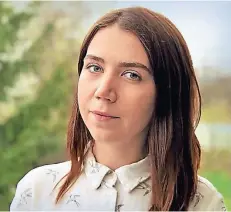  ??  ?? Oksana Iliuk (22) setzt auf Stabilität – und deshalb auf Petro Poroschenk­o.