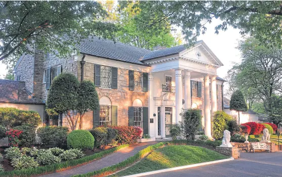  ?? Fotos gentileza graceland ?? La casa está en orden: cientos de fans peregrinan a diario hasta el hogar de Elvis, en el estado de Tennessee