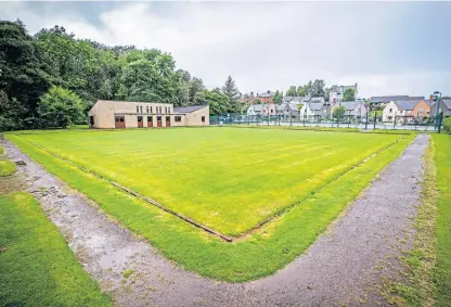 ?? Picture: Steve MacDougall. ?? The bowling green at Darnhall Tennis Club will be filled with sand.
