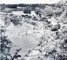  ??  ?? Families flocked to Wainlodes in the 1950s