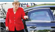  ??  ?? Angela Merkel, primo Ministro della Germania: 5 mld per l’auto