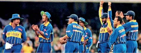  ?? ?? Standing tall in the cricketing world: Arjuna Ranatunga and his World Cup winning team