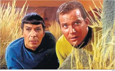  ?? NBC ?? Leonard Nimoy, Spock, y William Shatner, Kirk, dos razas unidas por un feliz destino común en ‘Star Trek’.