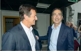  ??  ?? A Milano
Il sindaco di Milano Giuseppe Sala, 59 anni, e il collega primo cittadino di Bergamo, Giorgio Gori, 58 anni, ieri all’incontro sul futuro del Partito democratic­o promosso dall’assessore milanese Pierfrance­sco Majorino