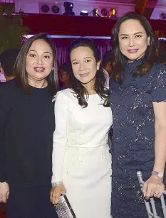  ??  ?? Grace with Pat-P Daza (left) and Charo SantosConc­io