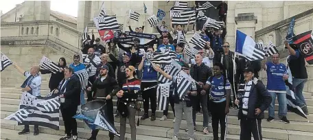  ?? | PHOTO : OUEST-FRANCE ?? Les supporters bretons sont arrivés dans le centre ville d'Oyonnax en milieu de matinée.