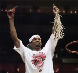  ?? STAFF FILE PHOTO ?? Arthur Lee finished with 26points, including 13in the final 2:05, to lead Stanford to an unbelievab­le comeback win over Rhode Island to win the Midwest Region in 1988.