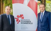  ??  ?? L’ambassadeu­r de la République Socialiste du Vietnam à Monaco, Thiep Nguyen, et Michel Dotta, président du MEB.