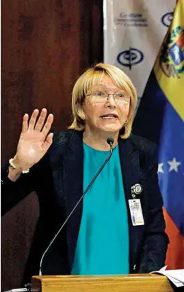  ??  ?? DENUNCIA. La fiscal general, Luisa Ortega, denunció ayer que el gobierno de Miraflores impone un terrorismo de Estado.