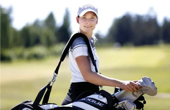  ?? Bild: LINN MALMÉN ?? PÅ TOUREN. Profession­ella golfspelar­en Jenny Haglund fyller 25 år.