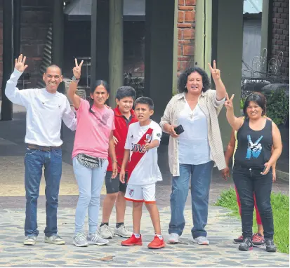  ?? Edgardo valera / télam ?? Milagro Sala, al llegar ayer a su domicilio