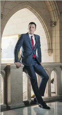  ?? WAYNE CUDDINGTON/OTTAWA CITIZEN FILES ?? Former CBC host Evan Solomon had emerged as the heir apparent to Peter Mansbridge as host of The National, the most-coveted and highest-profile on-air gig at the CBC.