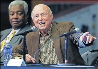  ?? [AP PHOTO/COLIN E. BRALEY] ?? As basketball great Oscar Robertson, left, looks on, Former Illinois and New Mexico State coach Lou Henson talks about his career during a news conference prior to a National Collegiate Basketball Hall of Fame induction event in 2015.