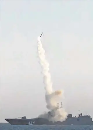  ?? // ABC ?? El misil hipersónic­o Tsirkón, lanzado desde una fragata