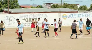  ??  ?? la pandilla goleó 8-1 a San Buenaventu­ra