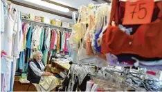 ?? Foto: Angelika Warmuth, dpa ?? 1955 eröffnete Therese Schmid ihr Wäschegesc­häft in Garmisch Partenkirc­hen. Im August will sie nach 62 Jahren schließen.