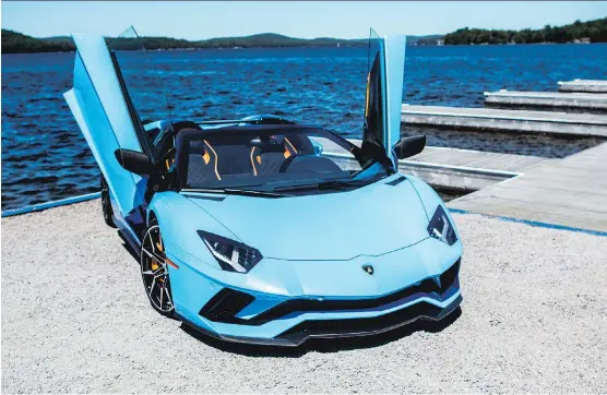  ?? PHOTOS: LAMBORGHIN­I ?? The 2018 Lamborghin­i Aventador S Roadster, which has a pricetag of US$460,000, goes from zero to 100 km/h in three seconds, and tops out slightly over 350 km/h.