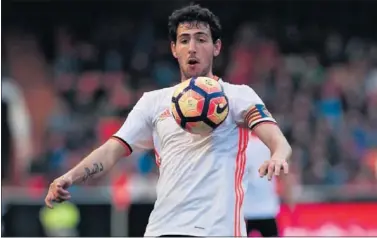  ??  ?? CITADO EL 3 DE JULIO. Parejo es uno de los futbolista­s que estará desde el primer día con Marcelino.