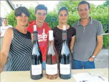  ??  ?? Anne-marie, Matthieu, Emilie, Roland Coustal, une belle famille vigneronne de talent.