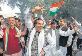  ?? SANCHIT KHANNA/HT PHOTO ?? ▪ Congress supporters celebrate their party’s performanc­e in five assembly elections in New Delhi on Tuesday.