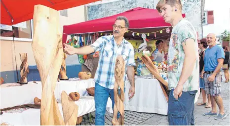  ?? FOTO: ARCHIV/ JUNGWIRTH ?? Am Freitag finden sich wieder Kunsthandw­erker zum Kreativmar­kt in Riedlingen ein.